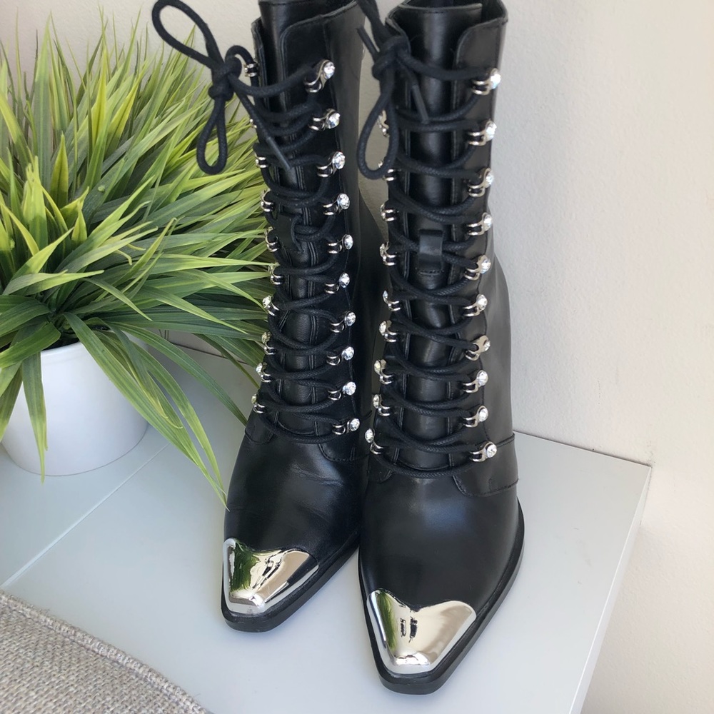 HP *Brown’s | Wishbone Collection | Stunning Lennox Laced-Up Boots
